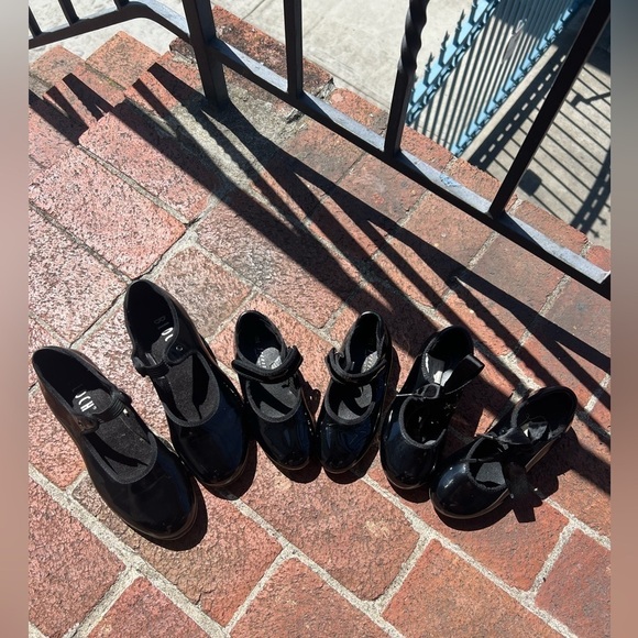 Tap Shoes For Girls. Size 5 1/2 youth, 6 children, and 6 children - Picture 2 of 9